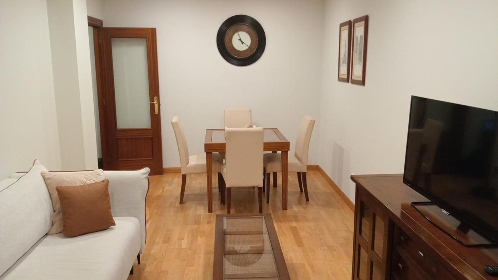 Avello Oviedo Con Parking Apartment Bagian luar foto